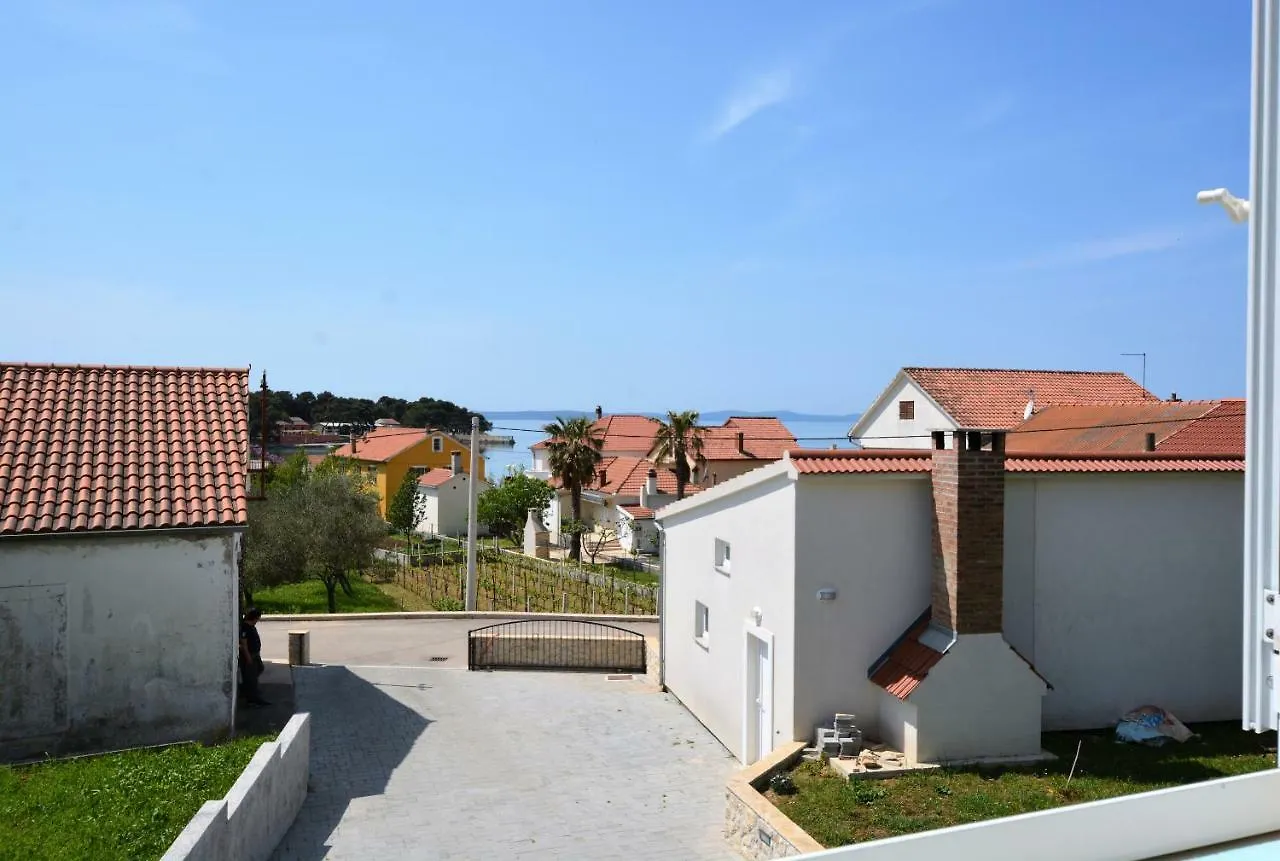 Apartments Miro Petrčane