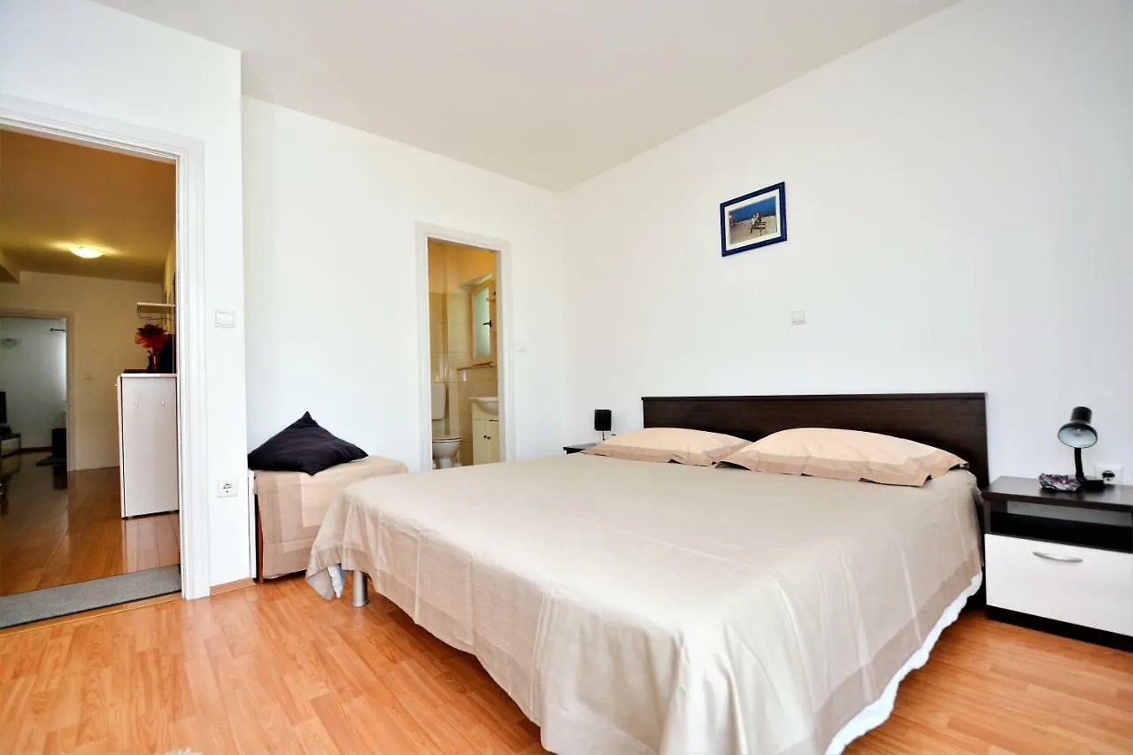 Apartments Miro Petrčane