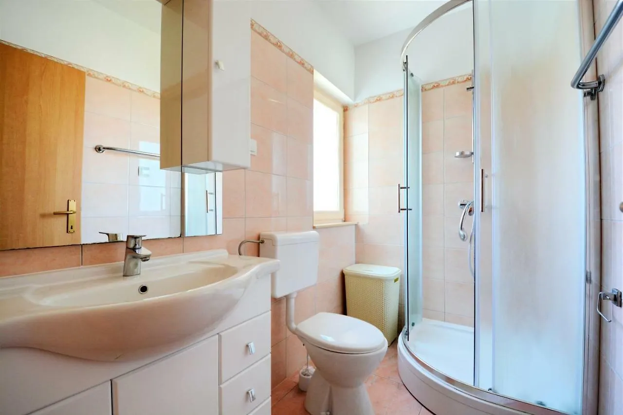 Apartments Miro Petrčane Croacia