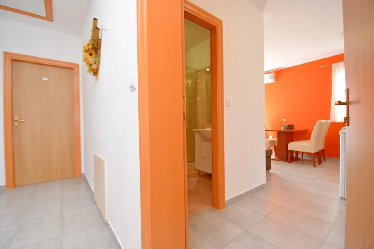 Apartments Miro Petrčane