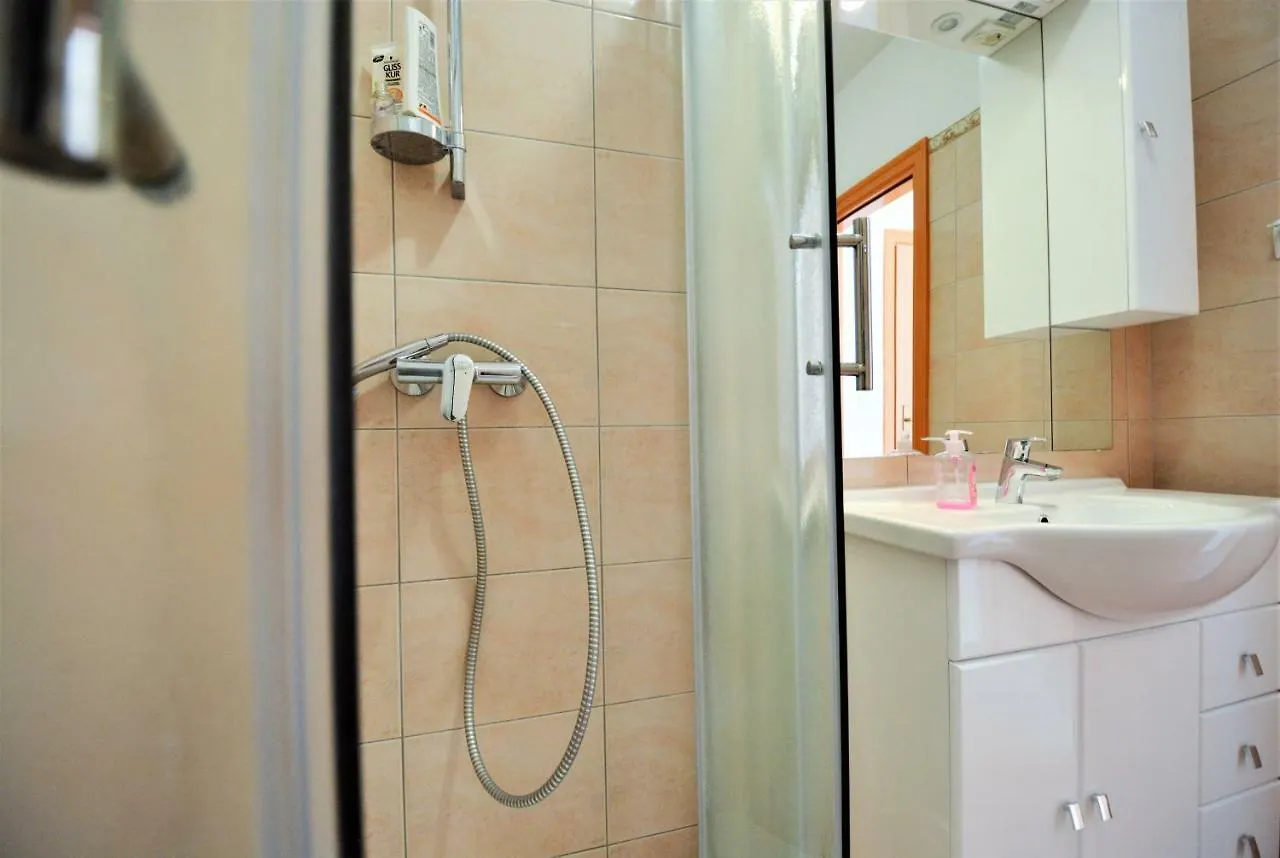 Apartments Miro Petrčane Croacia