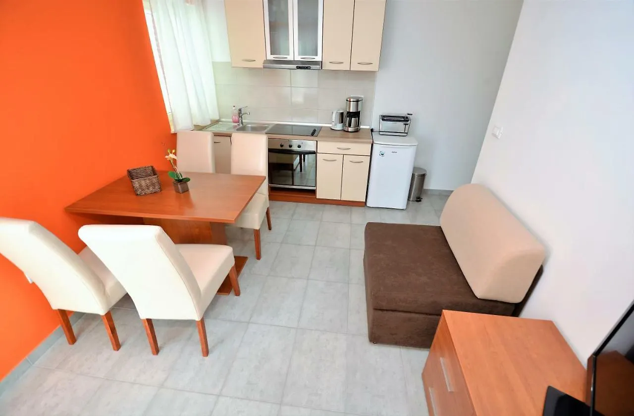 Apartments Miro Petrčane