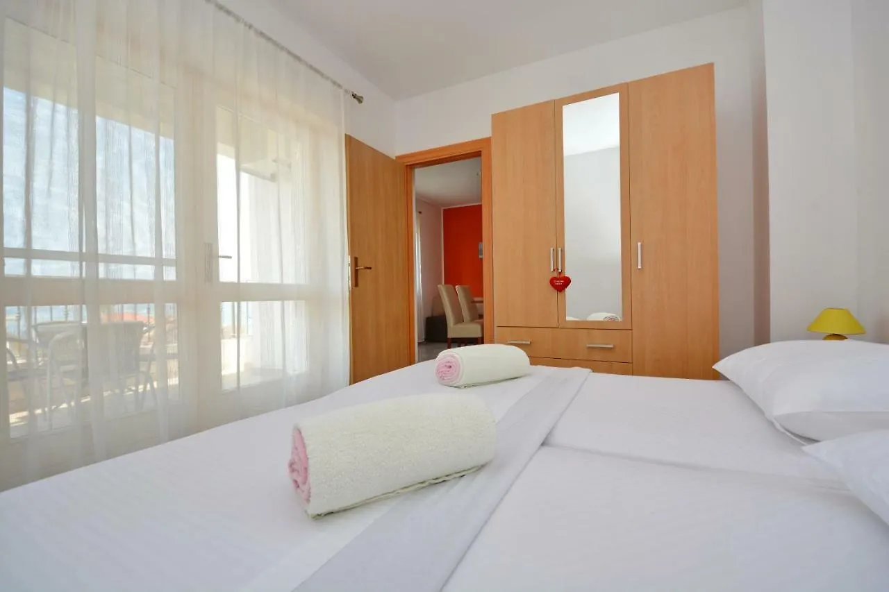 Apartments Miro Petrčane