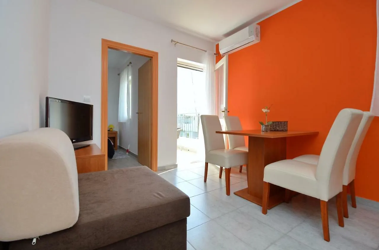 Apartments Miro Petrčane