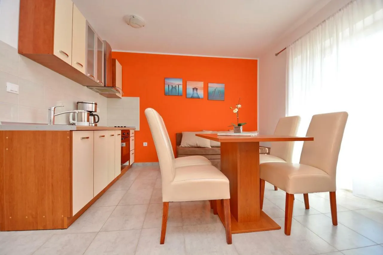 Apartments Miro Petrčane