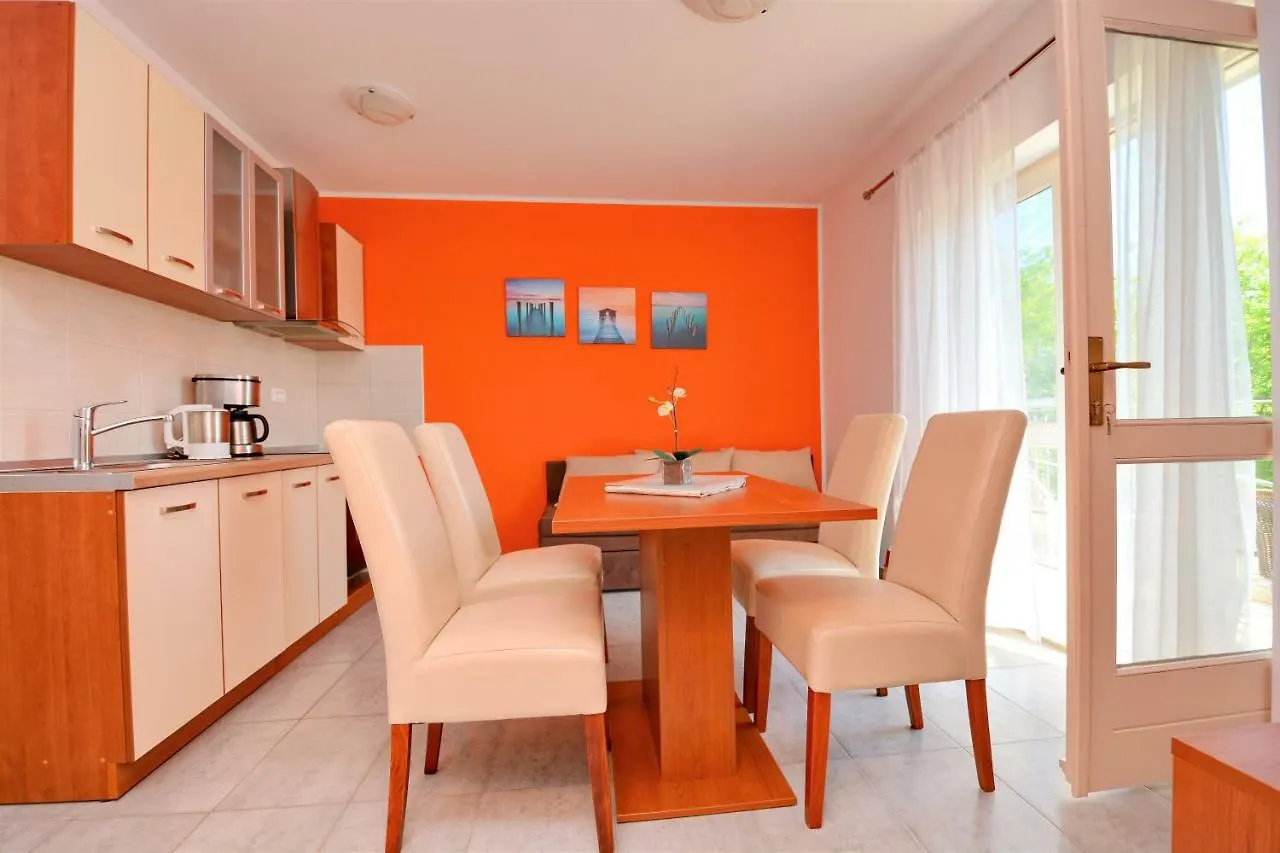Apartments Miro Petrčane